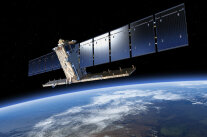 Satellit im Weltall über der Erde © ESA/ATG medialab