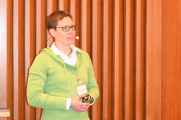 Prof. Lena Kästner am Rednerpult